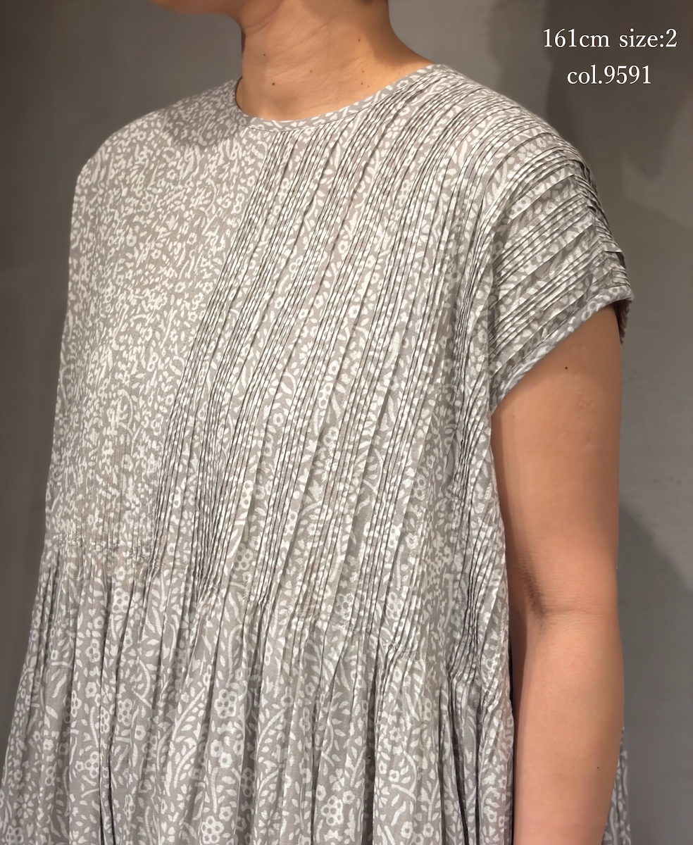 INMDS26104(ワンピース) 80s COTTON FLOWER BLOCK PRINT FRENCH/SL DRESS WITH RANDOM PLEATS