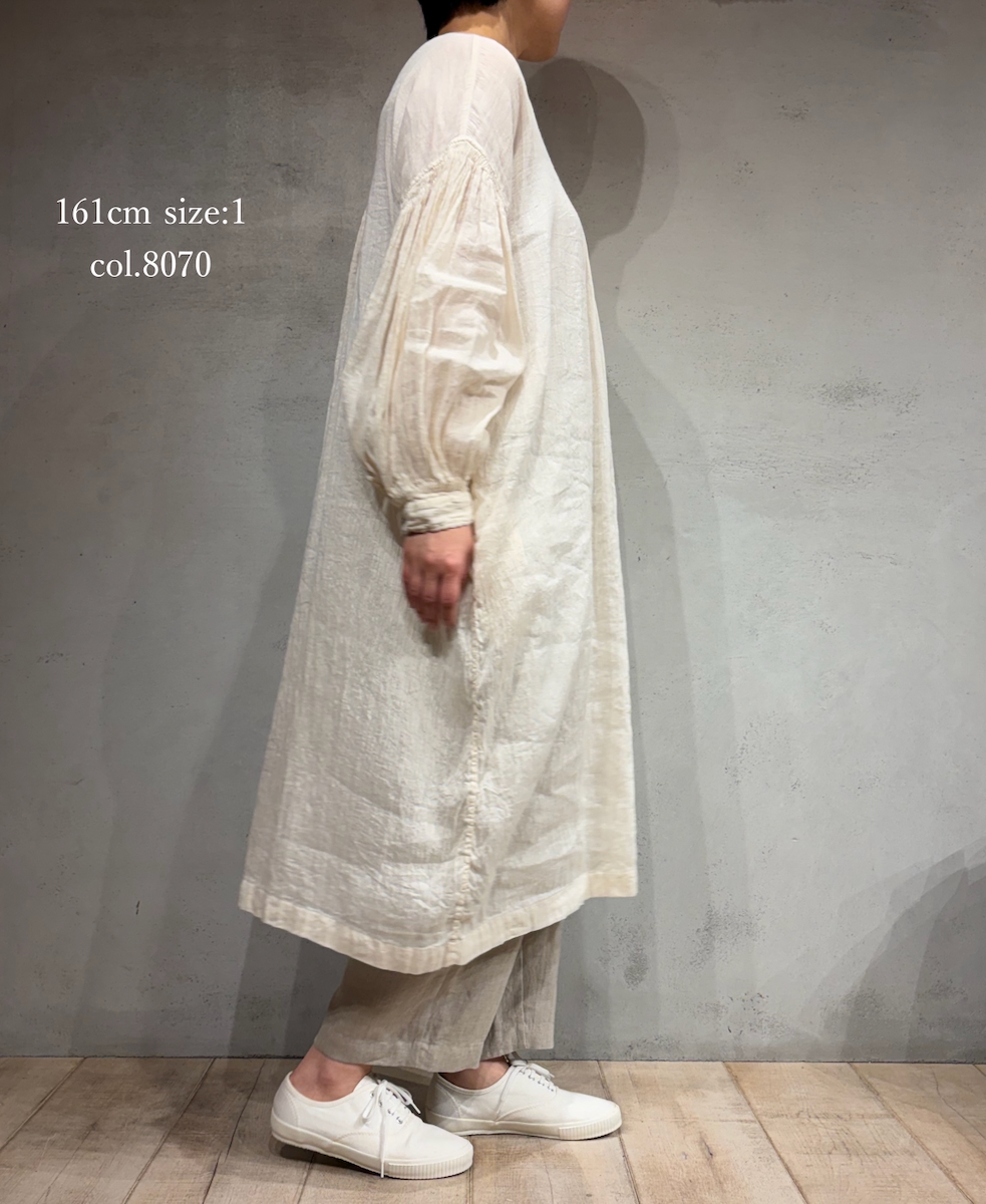 INMDS26011D(ワンピース) 60s AUTO LOOM LINEN/COTTON PLAIN(OVERDYE) BACK OPENING CREW-NECK SHIRTS DRESS WITH MINI PINTUCK