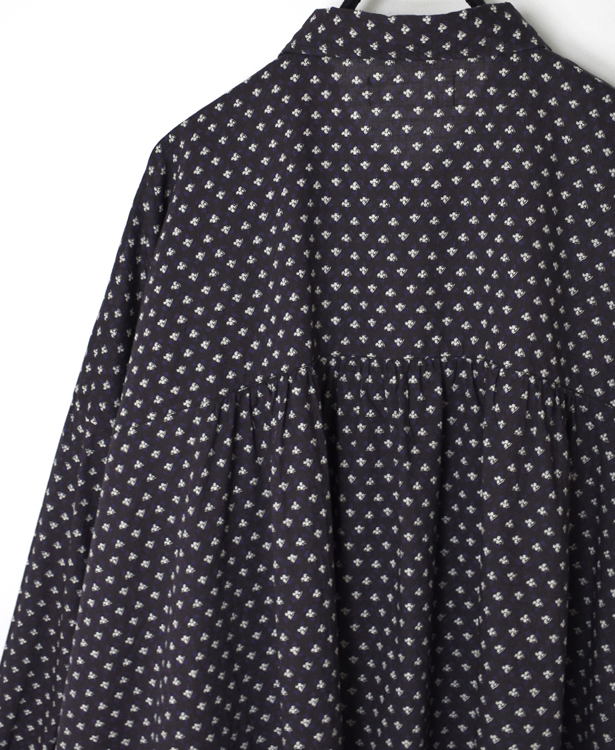 NSL26031(シャツ) COTTON SLUB SMALL FLOWER PRINT REGULAR COLLAR GATHERED SHIRT SMOCK