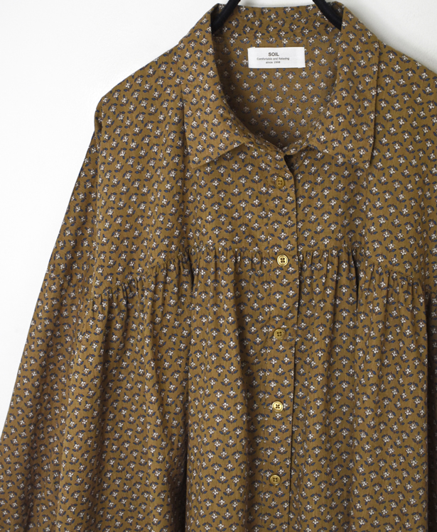 NSL26031(シャツ) COTTON SLUB SMALL FLOWER PRINT REGULAR COLLAR GATHERED SHIRT SMOCK