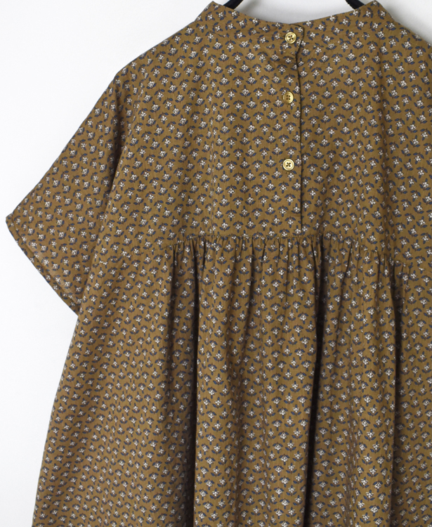 NSL26032(シャツ) COTTON SLUB SMALL FLOWER PRINT BACK OPENING STAND COLLAR SHIRT