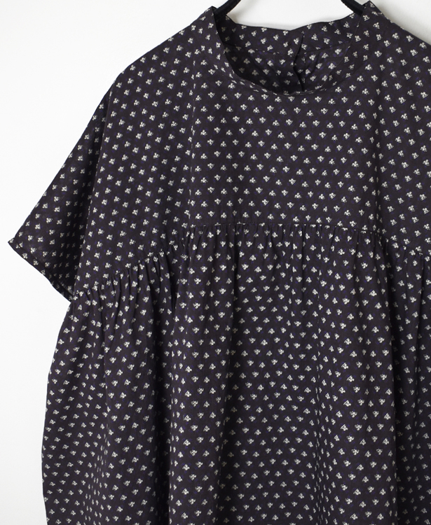 NSL26032(シャツ) COTTON SLUB SMALL FLOWER PRINT BACK OPENING STAND COLLAR SHIRT