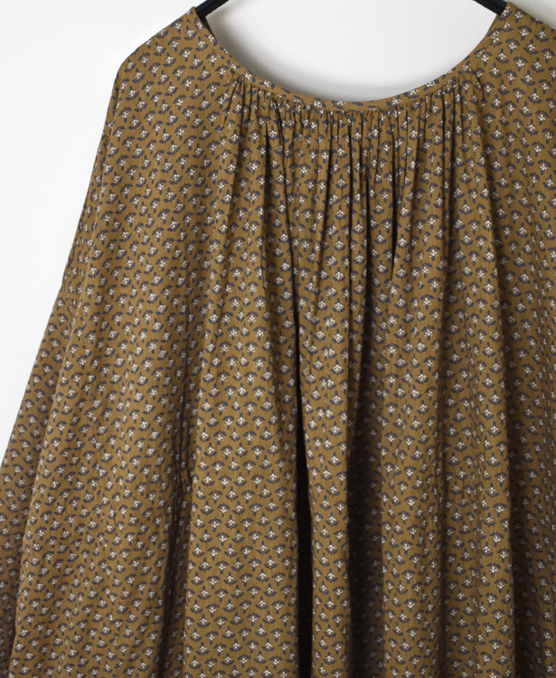 NSL26033(ワンピース) COTTON SLUB SMALL FLOWER PRINT 2WAY GATHERED SMOCK DRESS
