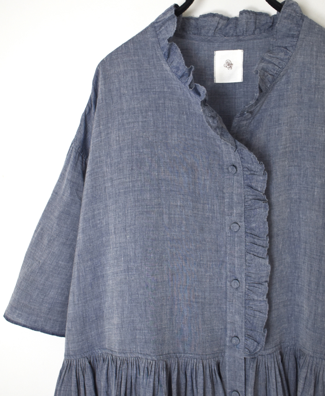 INMDS26042(ワンピース) HANDWOVEN YARN DYE CHAMBRAY FRILL COLLAR SHIRTS DRESS WITH RAJASTHAN GATHER
