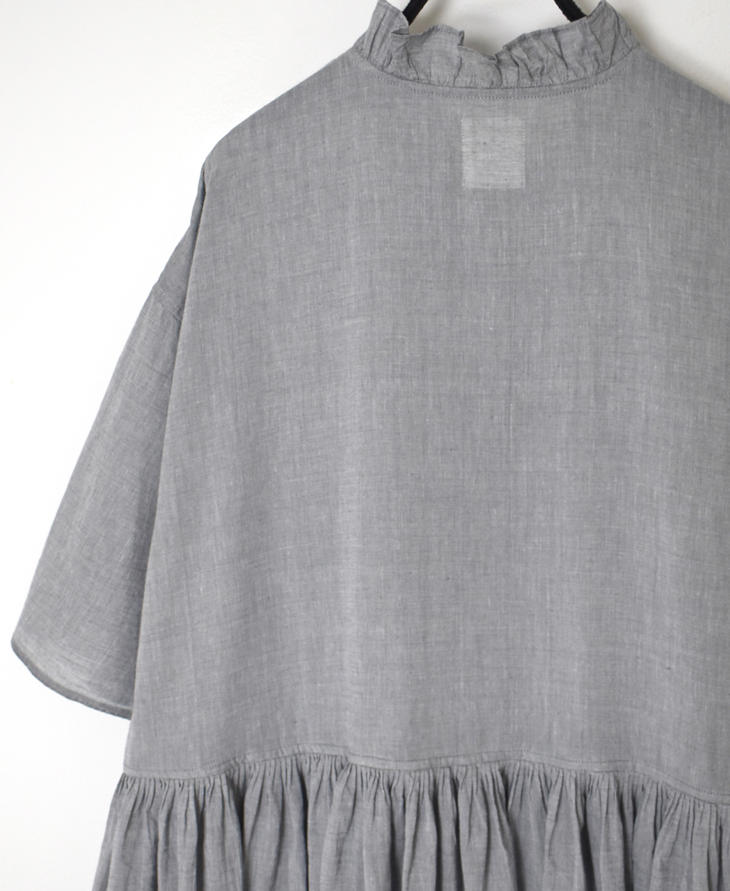 INMDS26042(ワンピース) HANDWOVEN YARN DYE CHAMBRAY FRILL COLLAR SHIRTS DRESS WITH RAJASTHAN GATHER