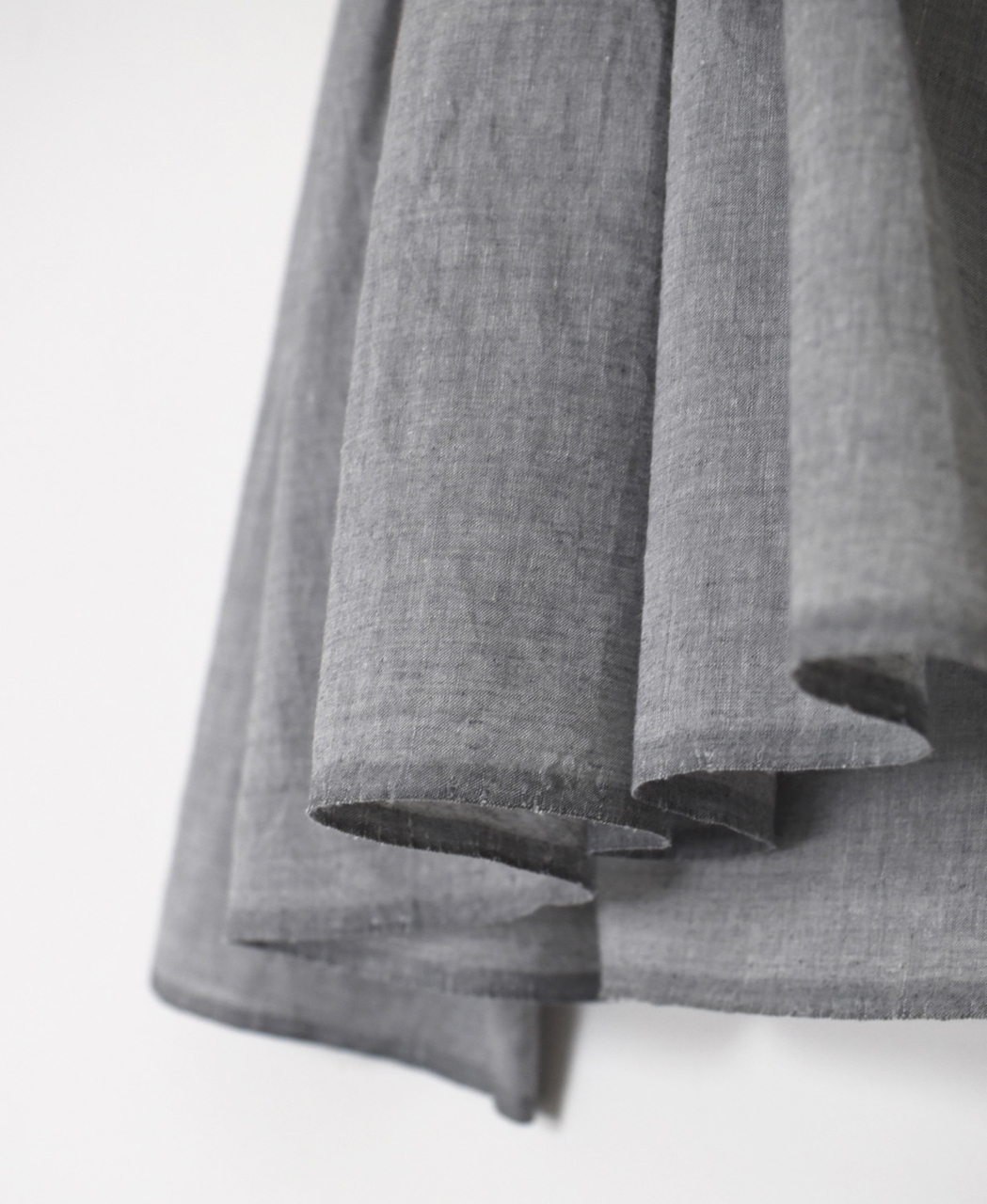 INMDS25065(シャツ) HANDWOVEN YARN DYE CHAMBRAY FRILL CACHE COEUR