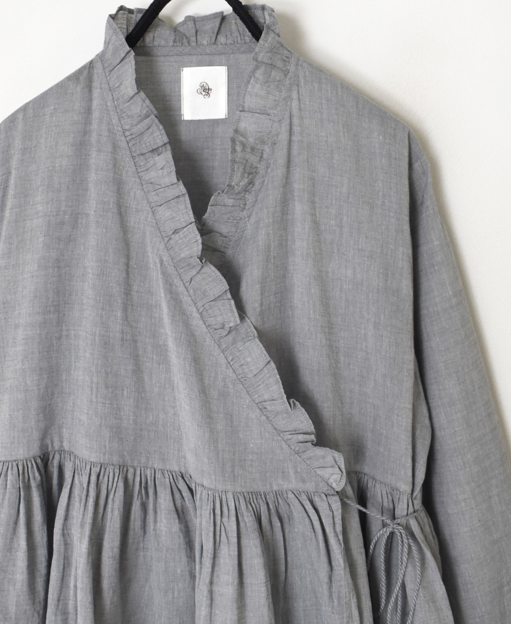 INMDS25065(シャツ) HANDWOVEN YARN DYE CHAMBRAY FRILL CACHE COEUR