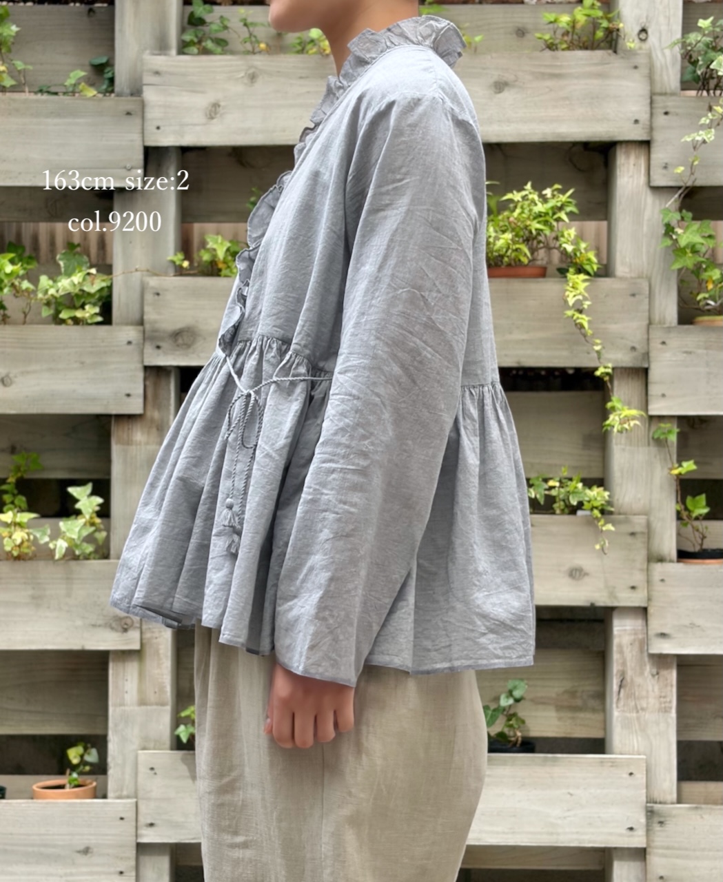INMDS25065(シャツ) HANDWOVEN YARN DYE CHAMBRAY FRILL CACHE COEUR