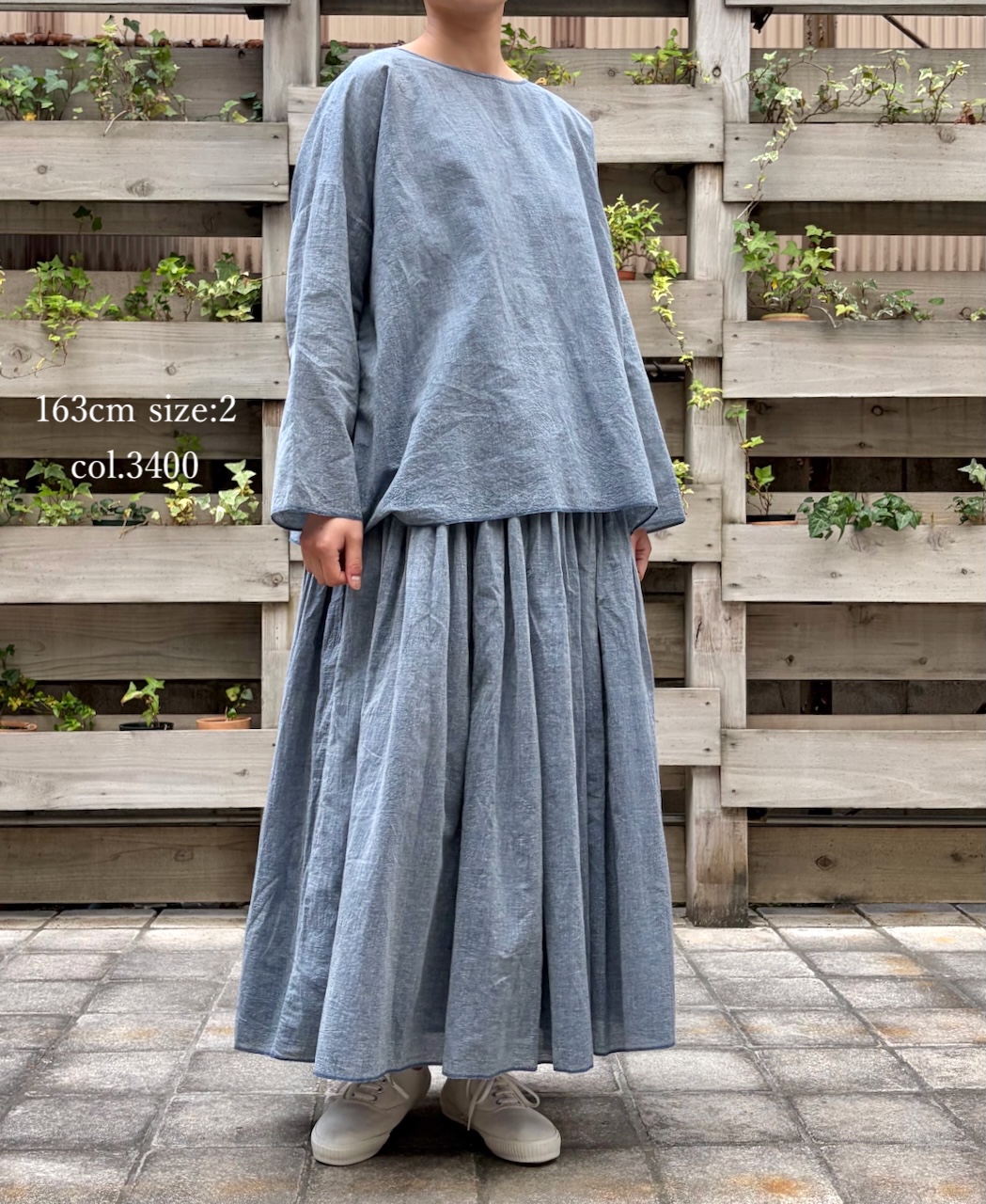 INMDS26043(スカート) HANDWOVEN YARN DYE CHAMBRAY PINTUCK FLARED SKIRT