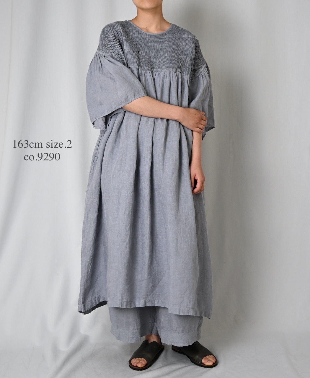 INMDS26004D(ワンピース) 60s AUTO LOOM LINEN PLAIN (OVERDYE) BACK OPENING PULLOVER DRESS WITH MINI PINTUCK