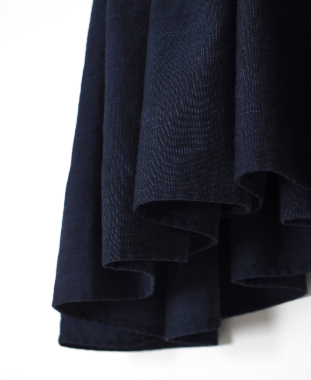 INMDS26053(シャツ) HANDWOVEN COTTON HAKEME CREW NECK FRENCH/SL SHIRTS WITH PINTUCK