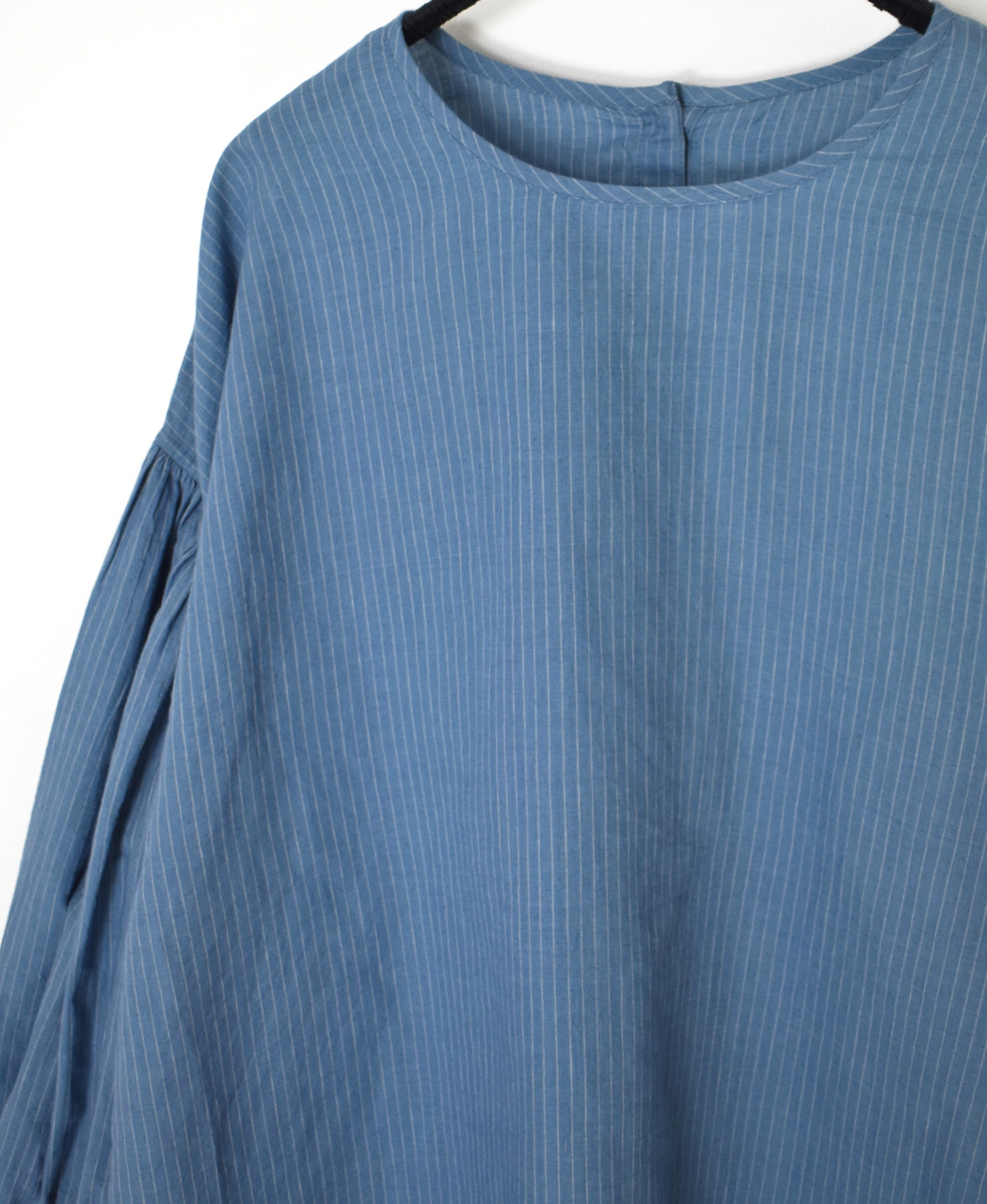 INMDS26062(シャツ) HANDWOVEN COTTON STRIPE BACK OPENING CREW NECK SHIRTS