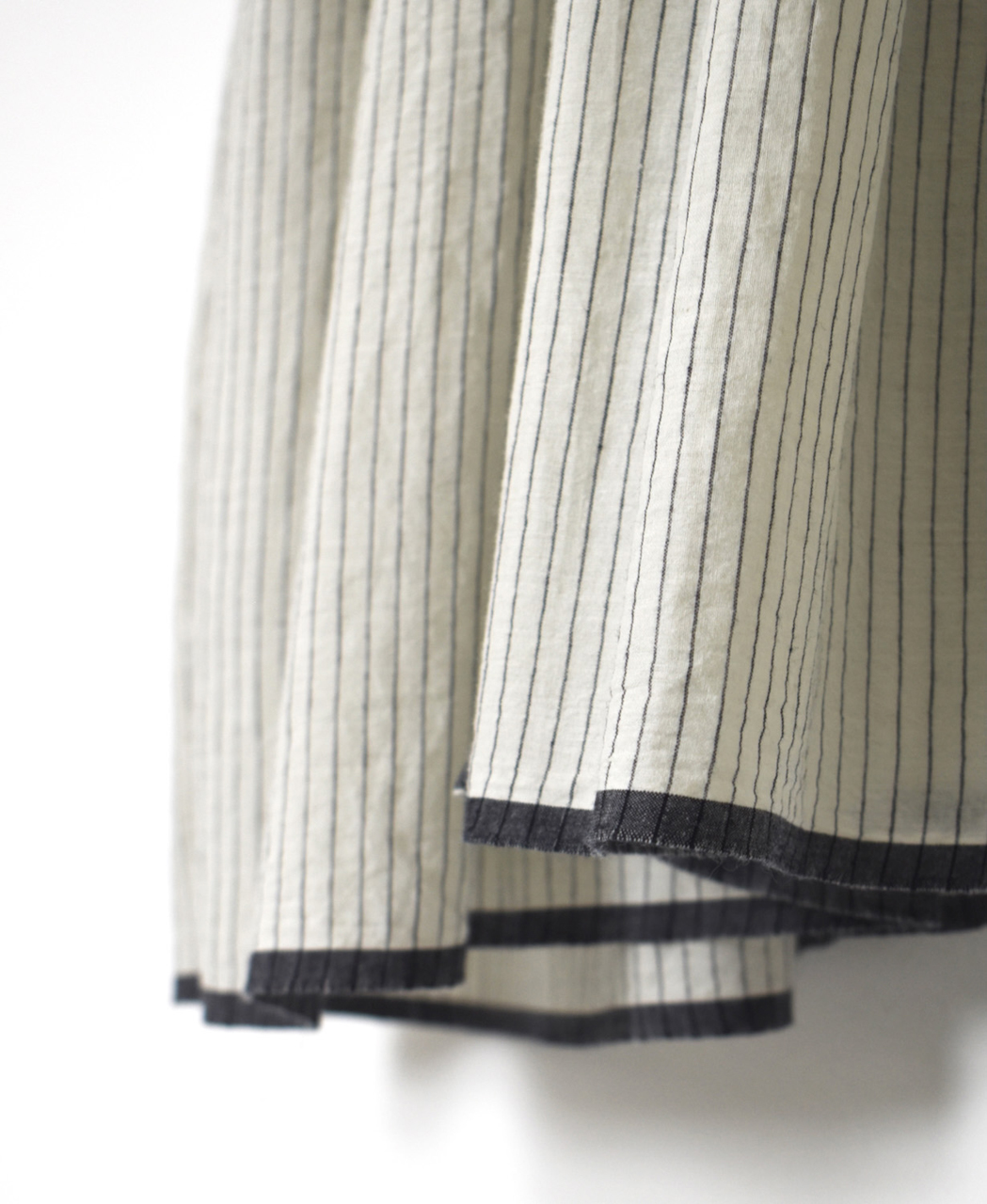 INMDS26064(ワンピース) HANDWOVEN COTTON STRIPE REGULAR COLLAR SHIRTS DRESS WITH RAJASTHAN GATHER