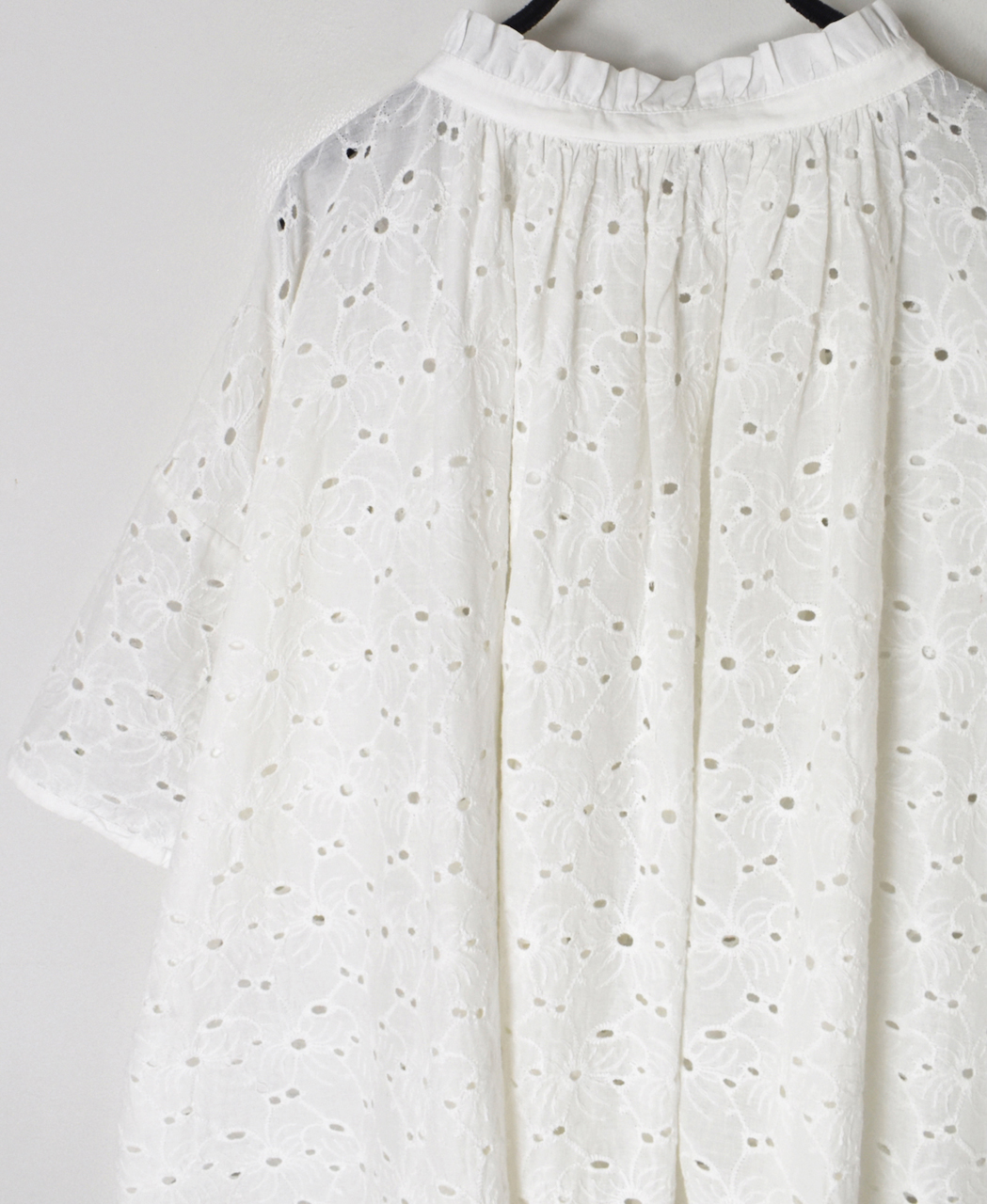 NSL26083(シャツ) ALL HEMLA FRILL & STRING GATHERED SHIRT