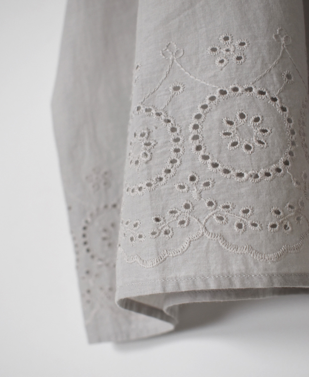 INSL26342(シャツ) 80s VOILE PLAIN WITH CUT WORK LACE CREW NECK FRENCH/SL SHIRTS WITH PINTUCK