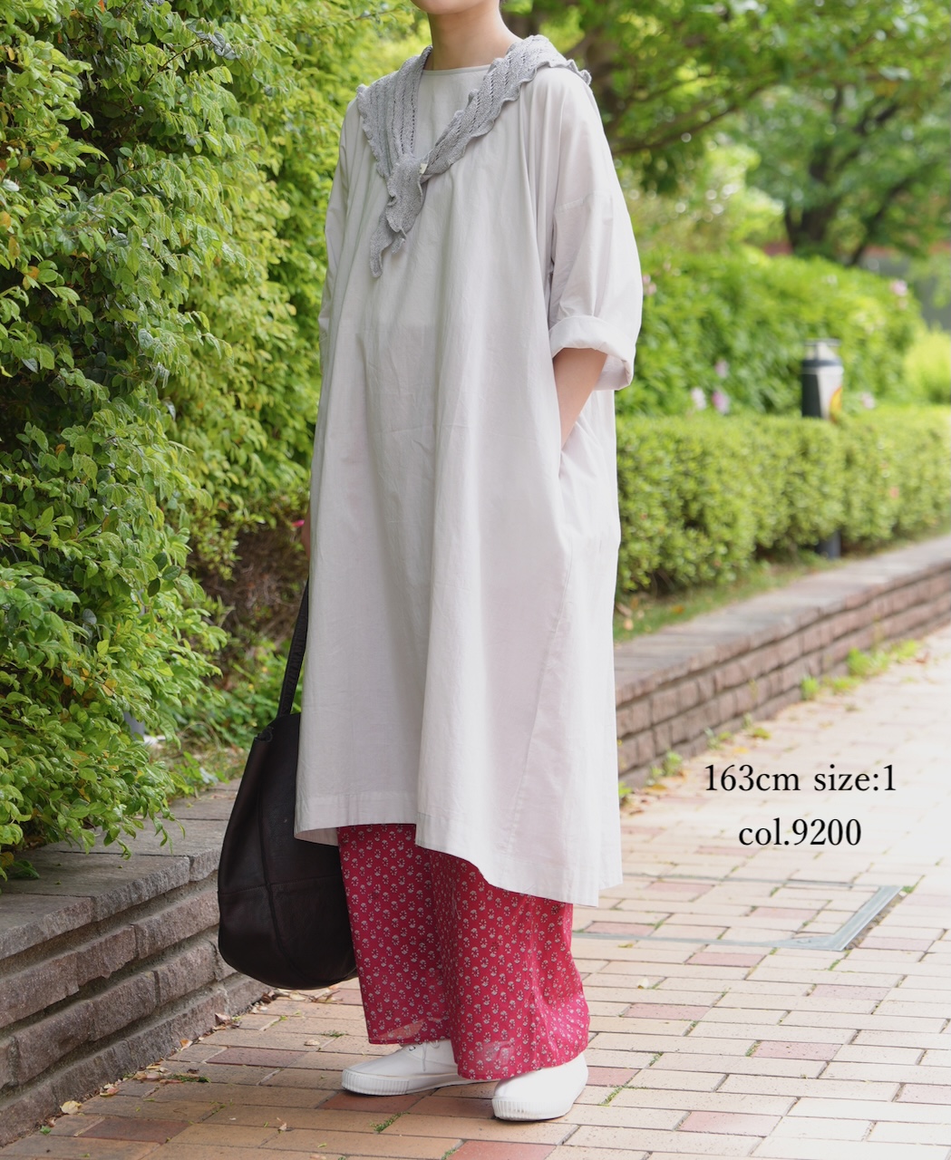 NSL26003(ワンピース) 60s CAMBRIC PLAIN CREW-NECK BACK SIDE GATHERED DRESS