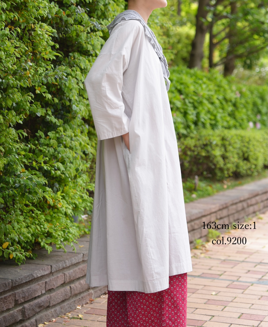 NSL26003(ワンピース) 60s CAMBRIC PLAIN CREW-NECK BACK SIDE GATHERED DRESS