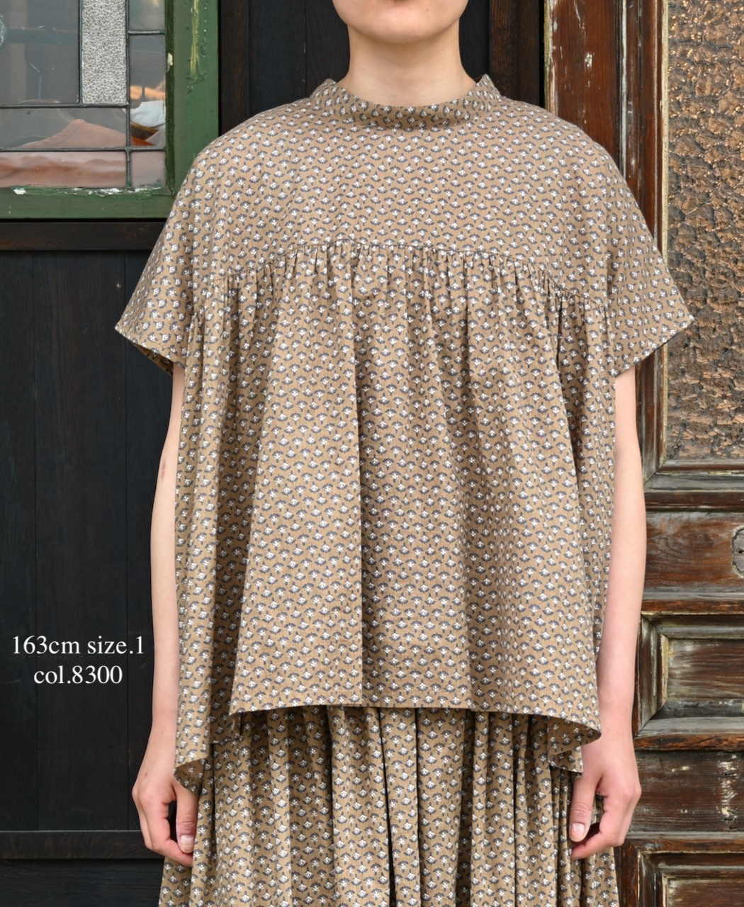 NSL26032(シャツ) COTTON SLUB SMALL FLOWER PRINT BACK OPENING STAND COLLAR SHIRT