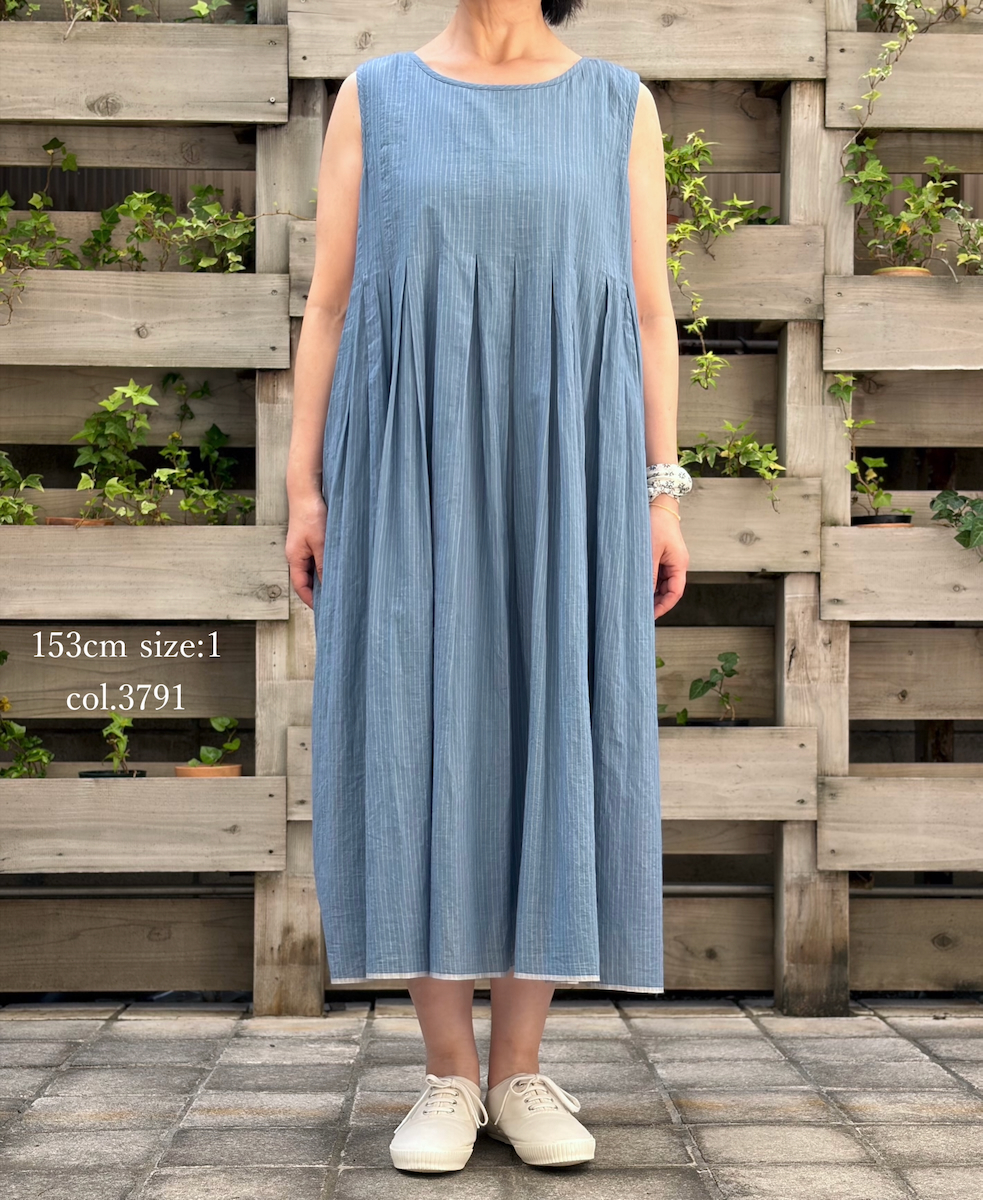 INMDS26063(ワンピース) HANDWOVEN COTTON STRIPE INVERTED PLEATS NO/SL PULLOVER DRESS