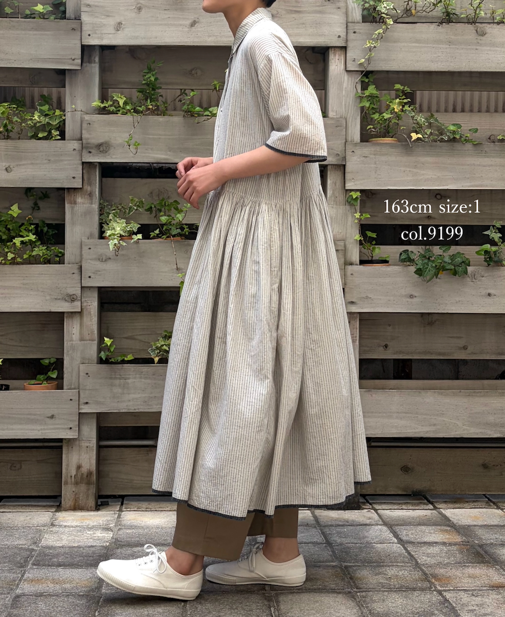 INMDS26064(ワンピース) HANDWOVEN COTTON STRIPE REGULAR COLLAR SHIRTS DRESS WITH RAJASTHAN GATHER