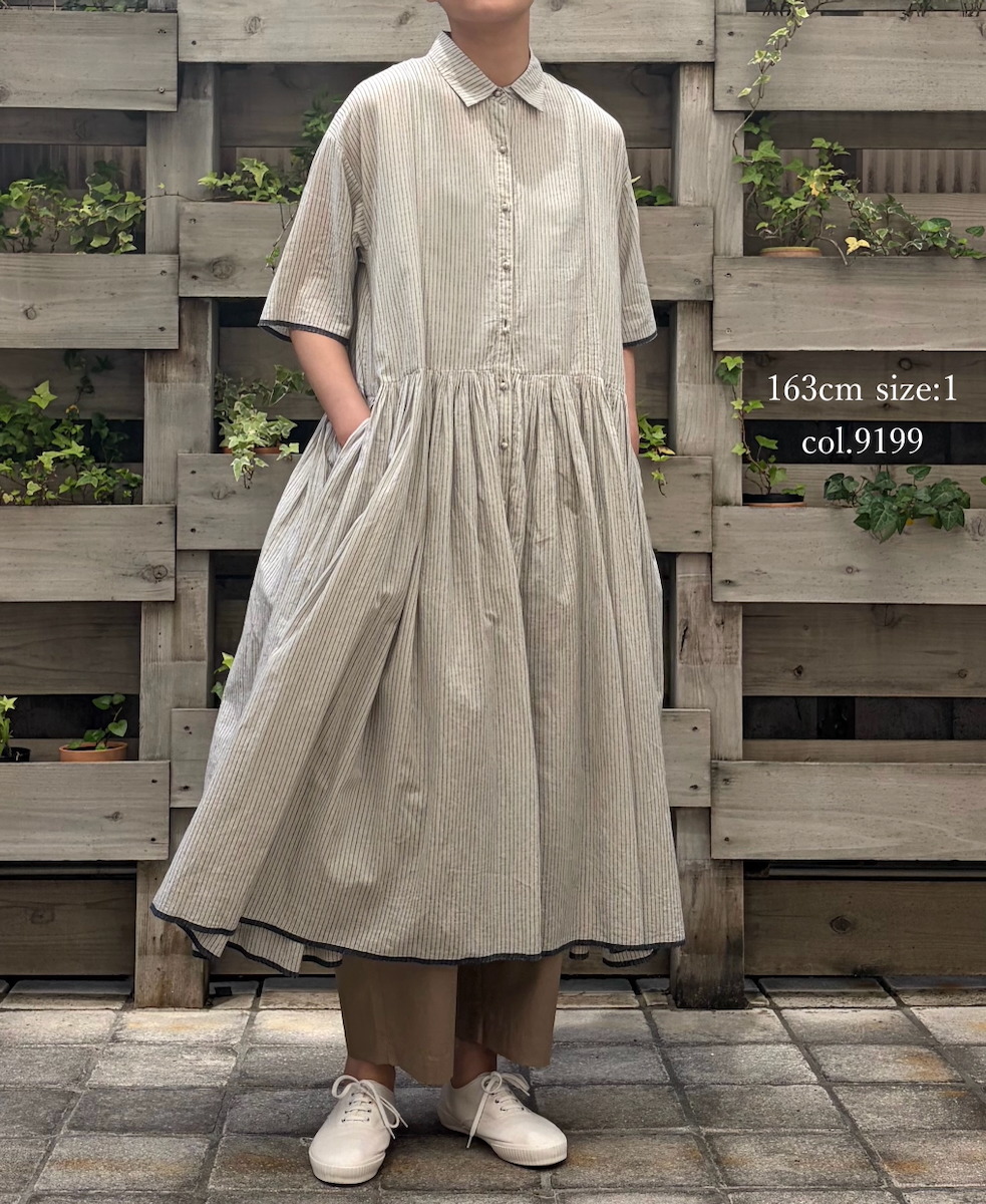 INMDS26064(ワンピース) HANDWOVEN COTTON STRIPE REGULAR COLLAR SHIRTS DRESS WITH RAJASTHAN GATHER