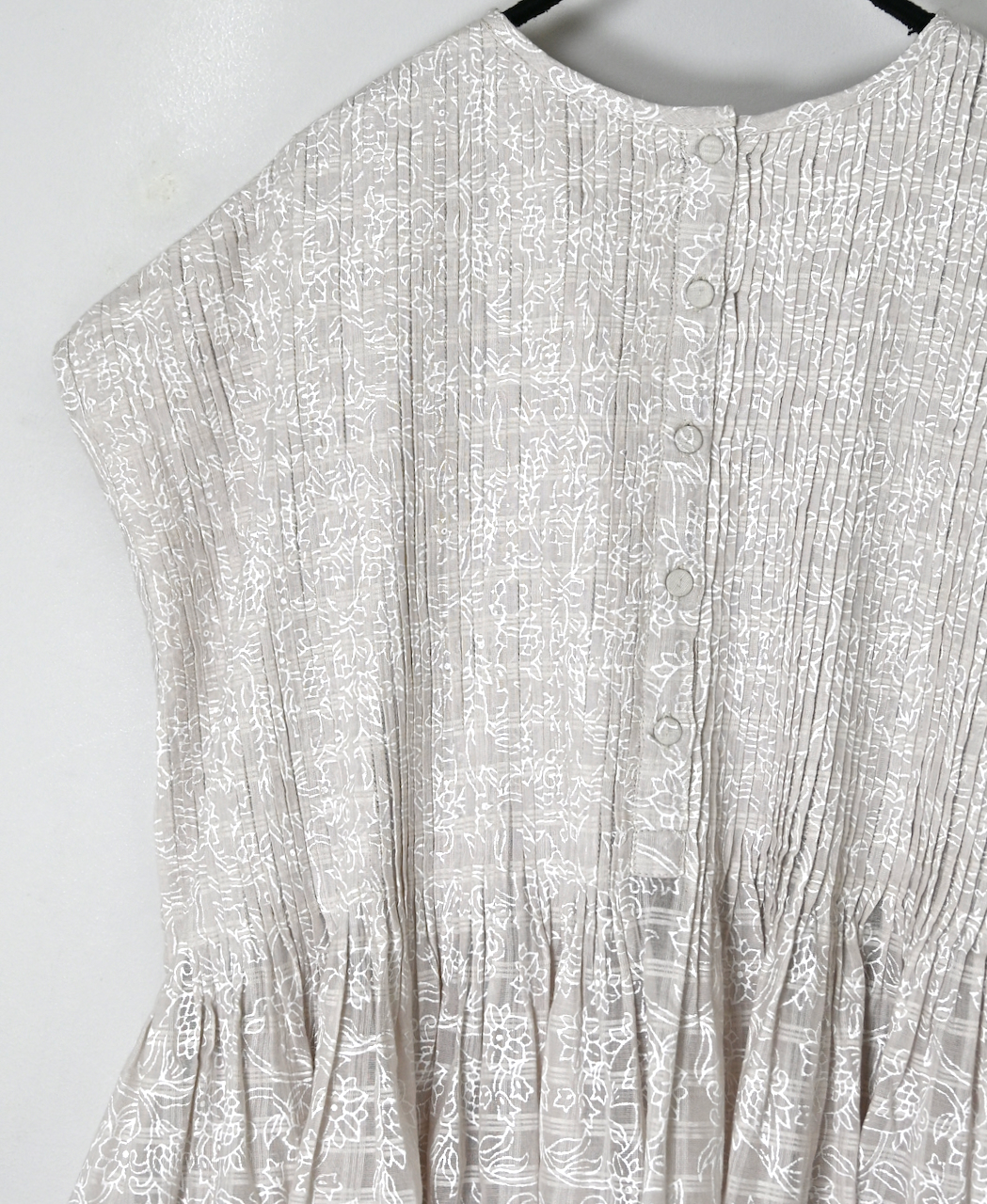 INMDS26096(シャツ) POWER LOOM COTTON DOBIE CHECK FLOWER HAND SCREEN PRINT CREW-NECK FRENCH/SL SHIRTS WITH PINTUCK