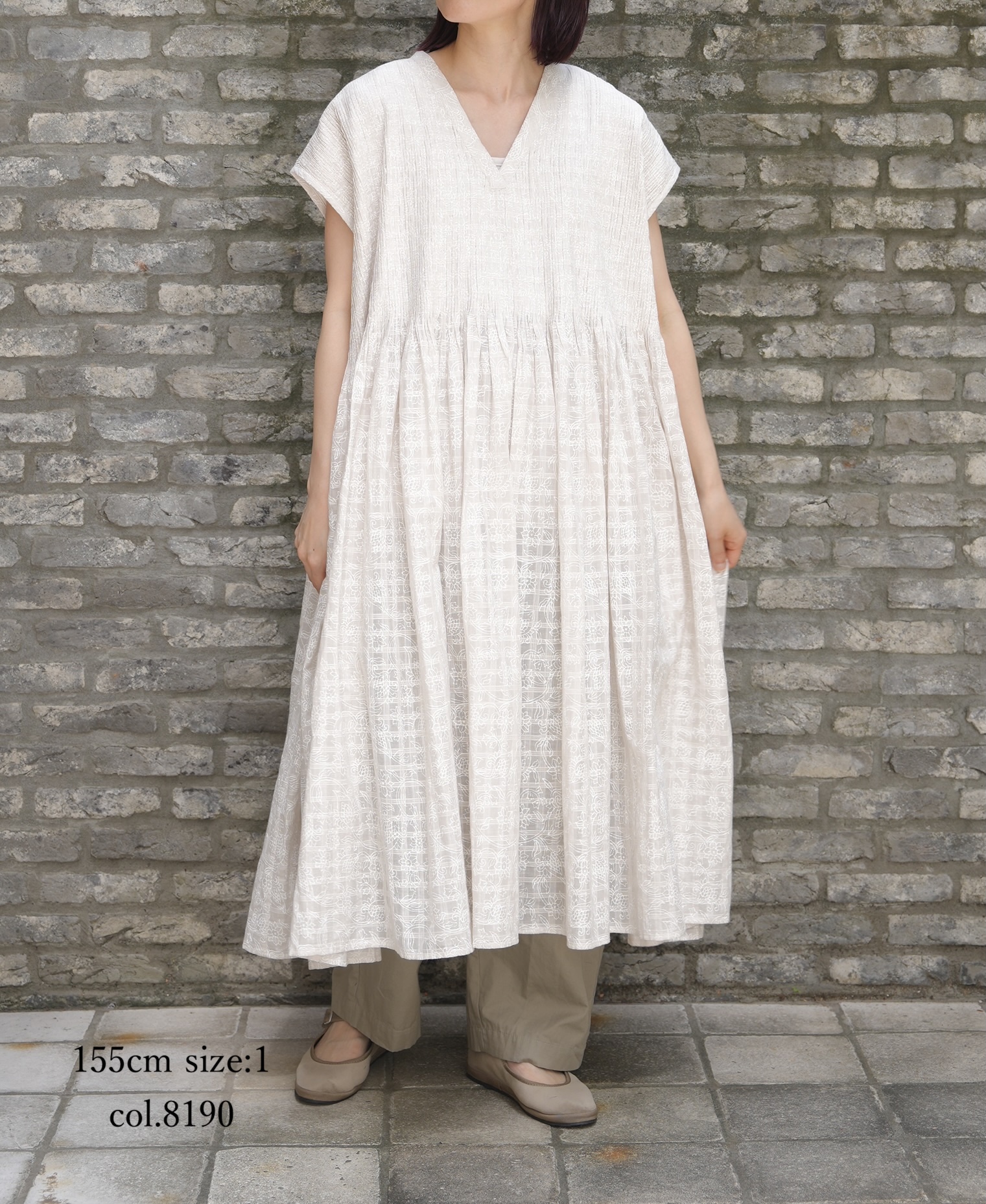 INMDS26097(ワンピース) POWER LOOM COTTON DOBIE CHECK FLOWER HAND SCREEN PRINT V-NECK FRENCH/SL PULLOVER DRESS MINI PINTUCK