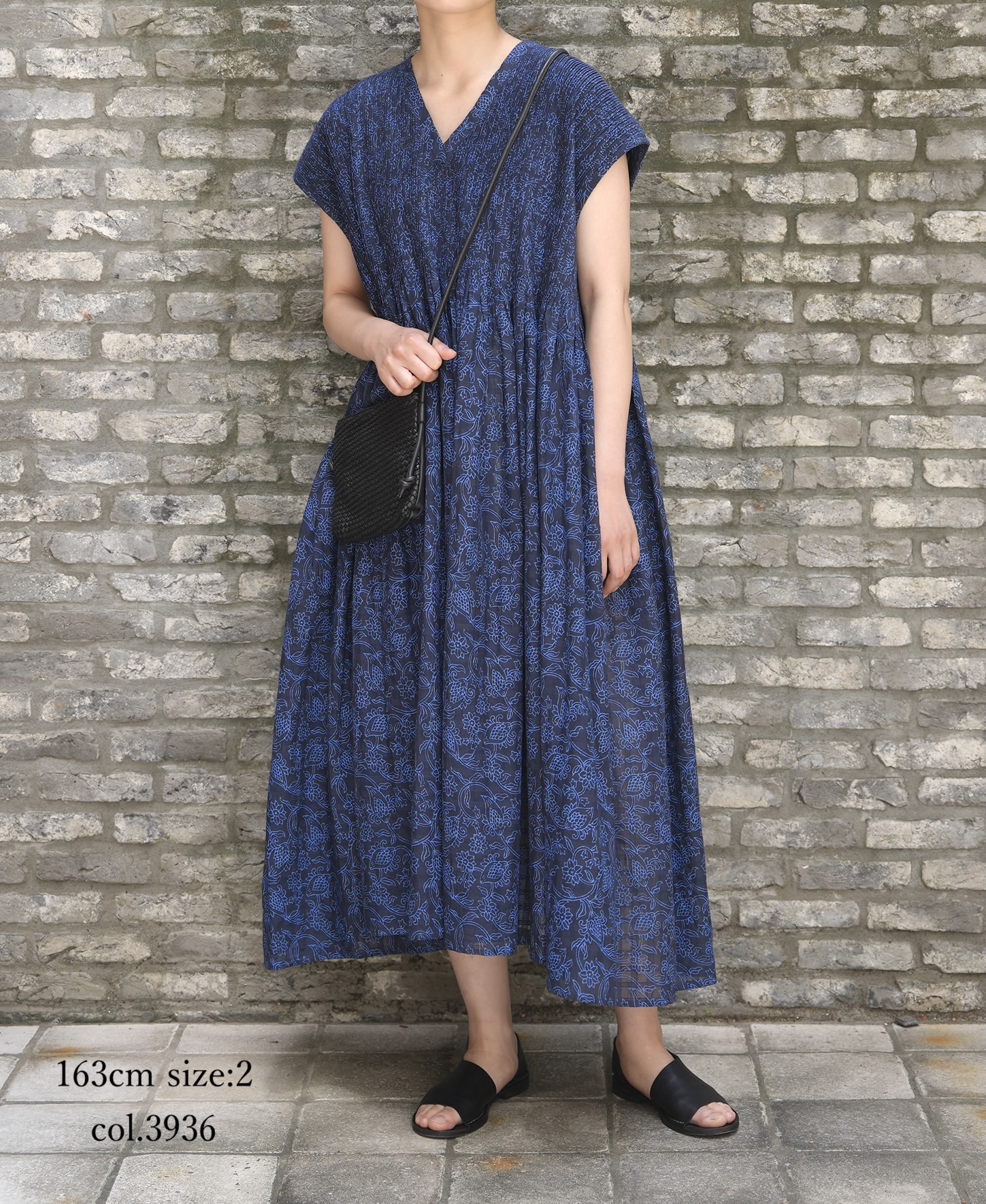 INMDS26097(ワンピース) POWER LOOM COTTON DOBIE CHECK FLOWER HAND SCREEN PRINT V-NECK FRENCH/SL PULLOVER DRESS MINI PINTUCK
