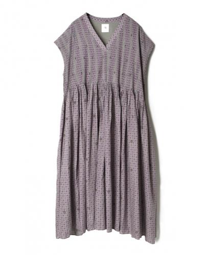 INMDS22043 (ワンピース) 80'S VOILE SMALL FLOWER BLOCK PRINT V-NECK FRENCH/SL PULLOVER DRESS WITH MINI PINTUCK