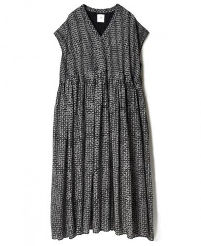 INMDS22043 (ワンピース) 80'S VOILE SMALL FLOWER BLOCK PRINT V-NECK FRENCH/SL PULLOVER DRESS WITH MINI PINTUCK