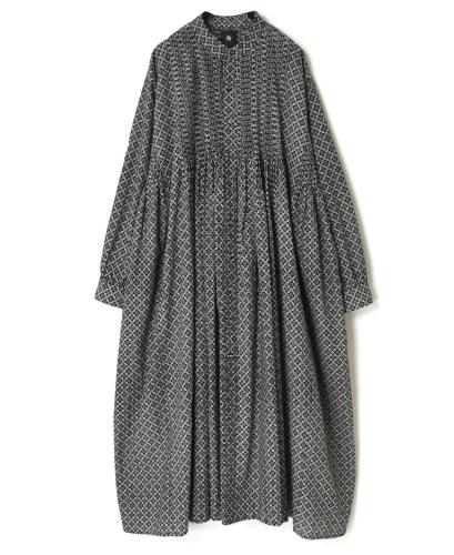 INMDS23732 (ワンピース) 60'S COTTON REPETITIONAL FLOWER BLOCK PRINT MINI PINTUCK BANDED COLLAR SHIRT DRESS