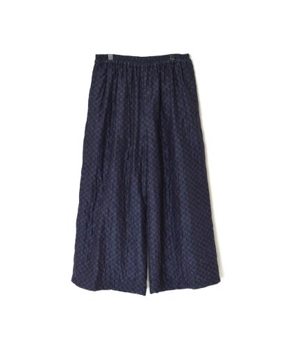 NMDS23523P (パンツ) QUILTED HANDWOVEN COTTON SILK REPETITIONAL FLOWER PRINT EASY PANTS