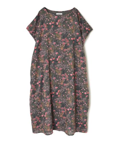 NSL24073 (ワンピース) COTTON FLOWER PRINT CREW-NECK BACK SIDE GATHERED DRESS WITH LINING