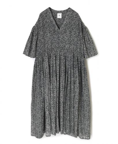 INMDS25093(ワンピース) POWER LOOM COTTON DOBIE CHECK ARABESQUE SCREEN PRINT FLARED/SL DRESS WITH MINI PINTUCK