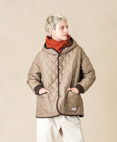 NAM2561PP(ジャケット) PLAIN POLYESTERxPLAIN POLYESTER HEAT QUILT OVERSIZED HOODED JACKET WITH RIBBED CUFF